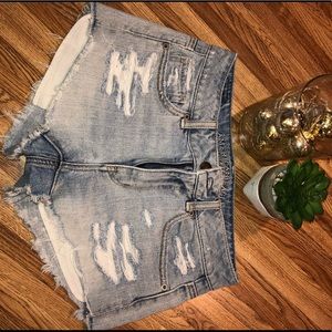 HIGH WAISTED AMERICAN EAGLE JEANS!!!!🦅🦅